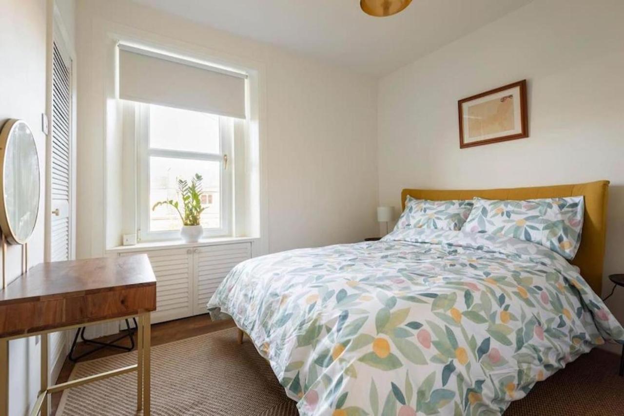 Arbroath Luxury Apartment In Mcm Style Exterior photo